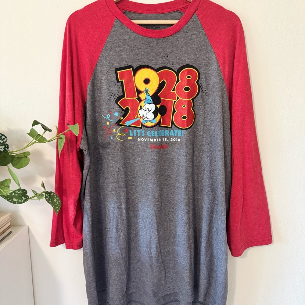 🎉 Disney Mickey Mouse 90th Anniversary Raglan Tee 🎈